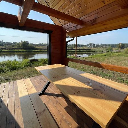Guesthouse On The Lake With Bathhouse 70 Km From Kiev Makariv Eksteriør billede