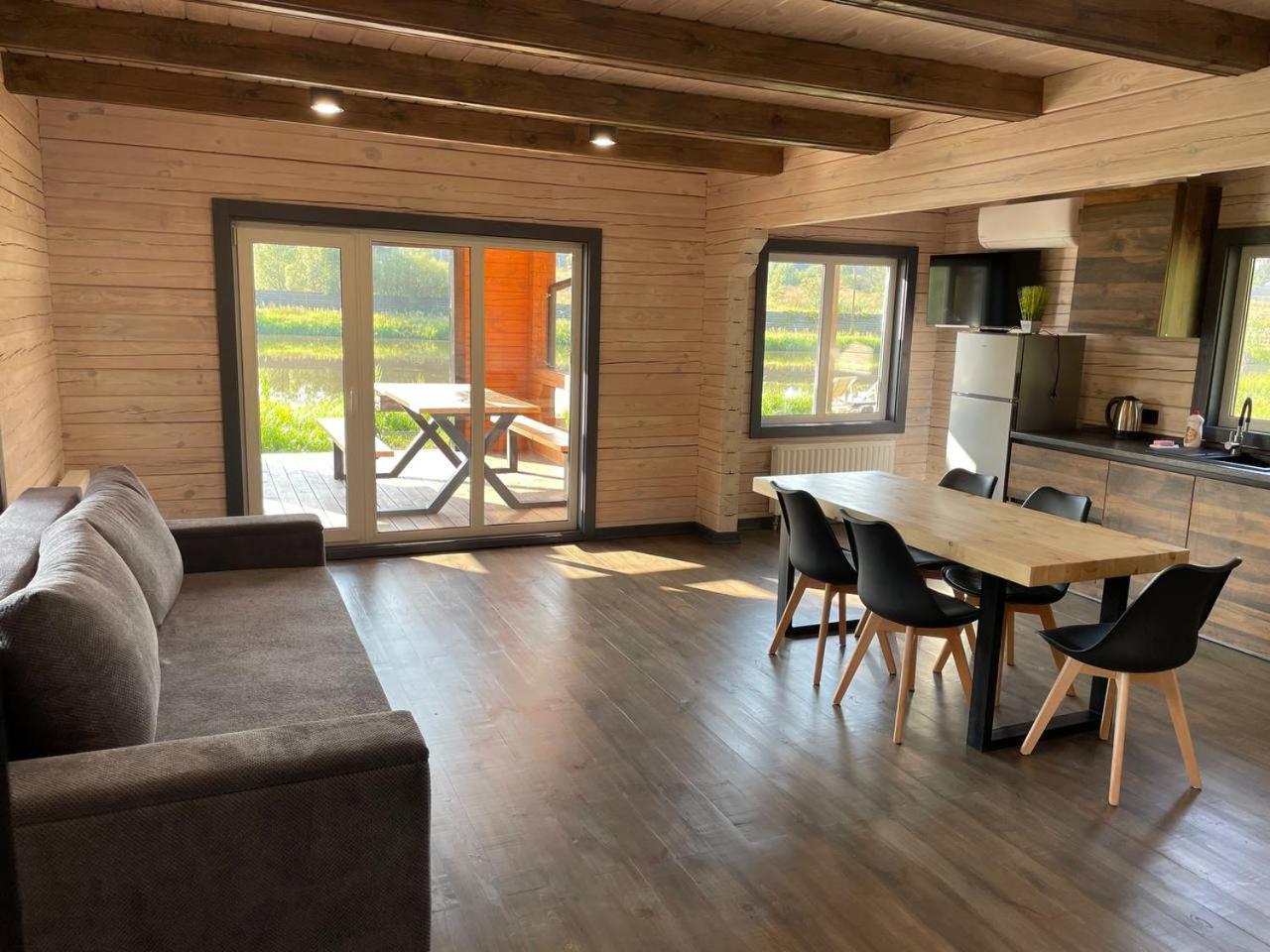 Guesthouse On The Lake With Bathhouse 70 Km From Kiev Makariv Eksteriør billede