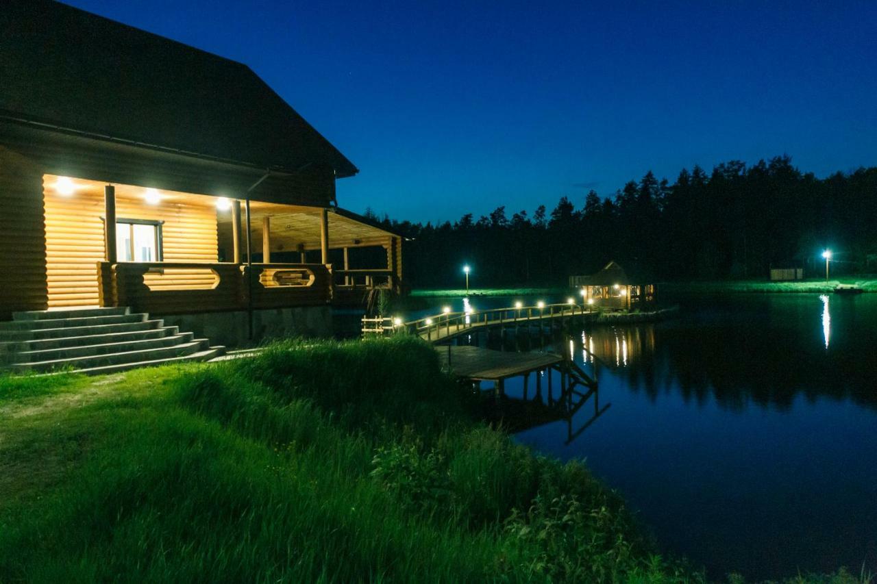 Guesthouse On The Lake With Bathhouse 70 Km From Kiev Makariv Eksteriør billede