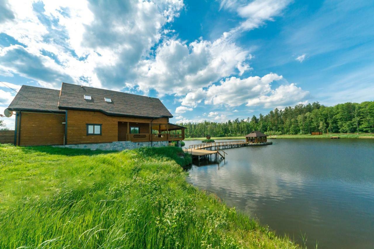 Guesthouse On The Lake With Bathhouse 70 Km From Kiev Makariv Eksteriør billede